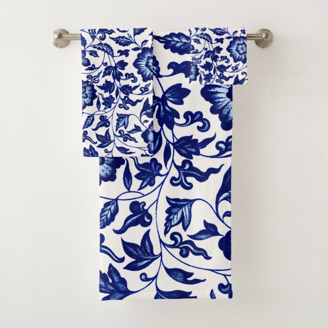 Chinois bleu marine foncé motif floral sur blanc (En situation)