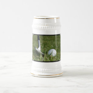 Chope À Bière Bière jouante au golf Stein de photo