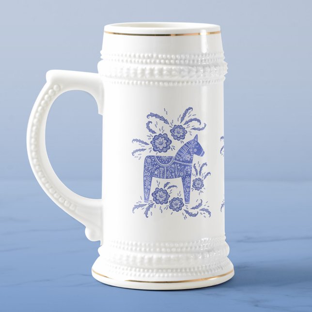 Chope À Bière Cheval de Dala suédois Périwinkel bleu et blanc (Swedish Dala Horse blue and white folk art beer stein)