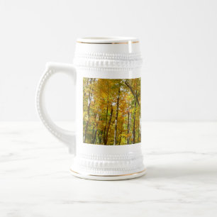 Chope À Bière Forêt de feuilles jaunes Paysage d'automne