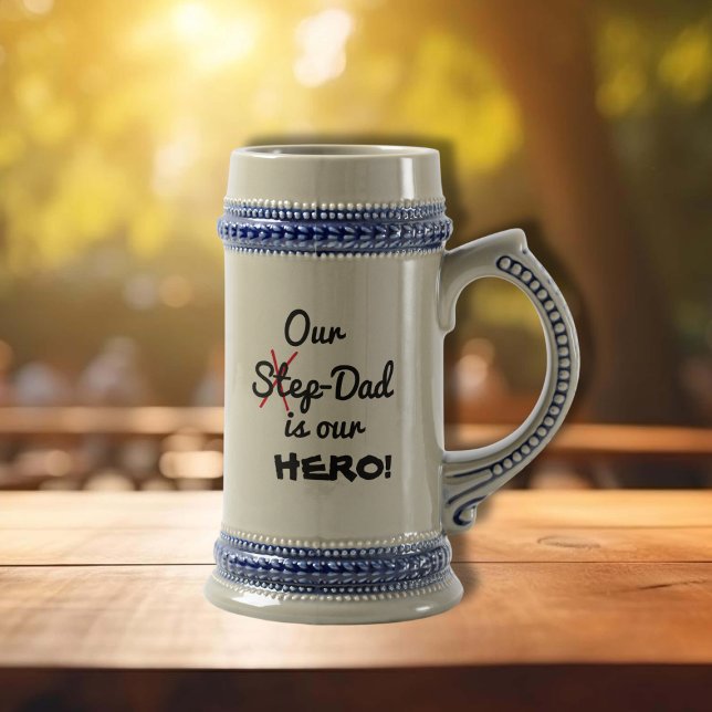 Chope À Bière Notre Step-Papa est notre HERO Stepfather Rustic C ("Our Step-Dad is our HERO" A Sturdy, Rustic Beer Stein for an Awesome  Stepfather.)