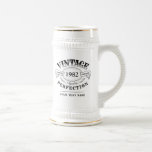 Chope À Bière Personnalisé Vintage Âgé À Perfection Anniversaire<br><div class="desc">Black and white fun vintage à la perfection adulte idée cadeau d'anniversaire pour les hommes,  idéal pour toute célébration d'anniversaire d'âge,  ou d'autres occasions. Personnalisez-le avec votre propre texte.</div>