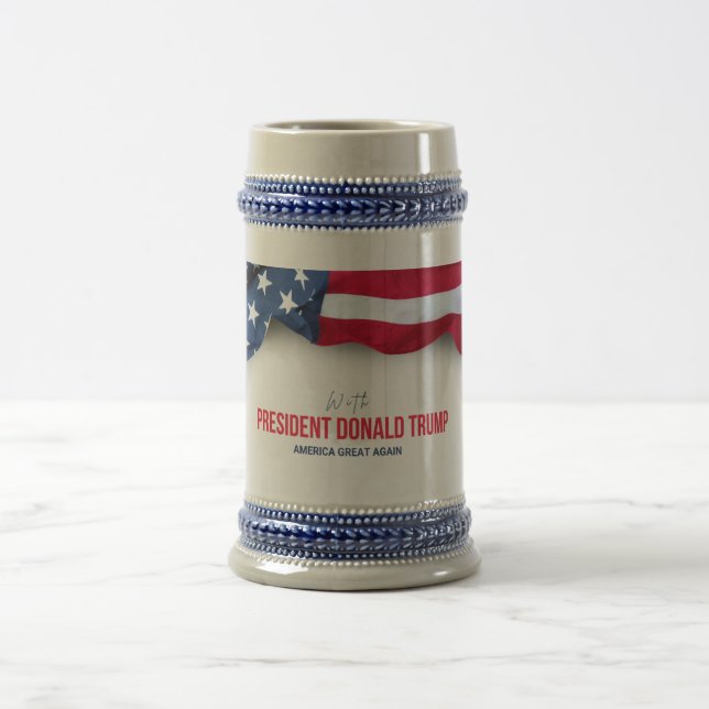 Chope À Bière Stein commémoratif du président Donald Trump (Centre)