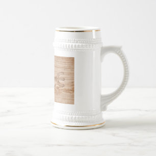 Chope À Bière Viking rune on cracked wood