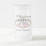 Chope Givrée Bachelorette Party à Las Vegas - Dusty Rose<br><div class="desc">Mug de bière congelé prêt pour vous de personnaliser. REMARQUE : SEULEMENT CHANGER LES ZONES MODÈLES NÉCESSAIRES! 😀 Si nécessaire, vous pouvez supprimer le texte et commencer à ajouter le texte et la police que vous voulez. 📌 Si vous avez besoin d'une personnalisation plus poussée, cliquez sur le bouton "Cliquez...</div>