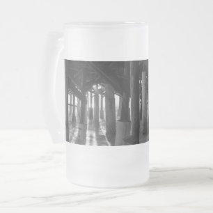 Chope Givrée Lumière D'Or À Travers Les Glas Gris Gelés