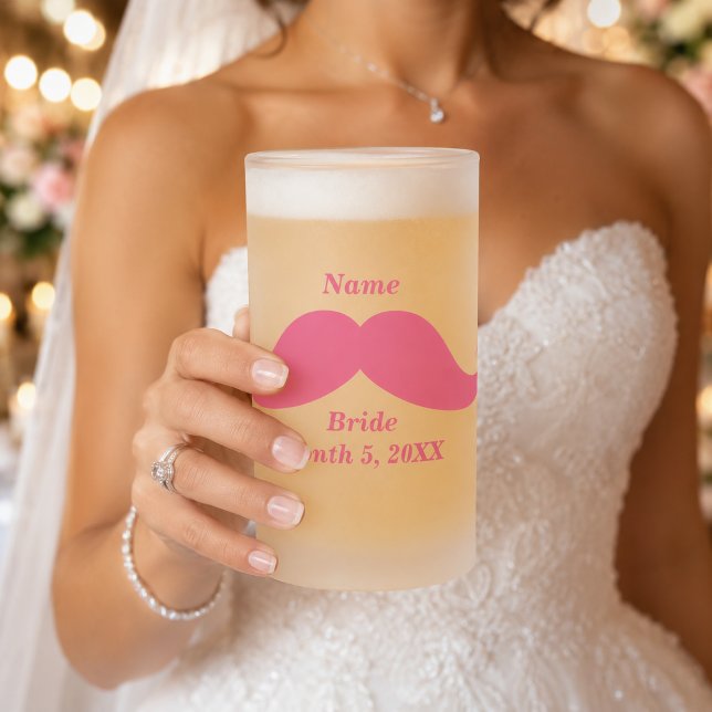 Chope Givrée Nom de mariée Moustache Rose (Bride Name Pink Mustache Frosted Glass Beer Mug)