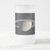 Saturne éclairée par le soleil, planète géante gaz