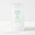 Chope Givrée St patrick elle a trouvé son porte-bonheur  enterr<br><div class="desc">Ce verre Lucky in  St. Patrick’s Day Bachelorette est parfait pour une soirée entre filles festive remplie de cocktails,  de rires et de plaisir avec des shamrocks. Que vous planifiez une tournée des bars,  un week-end en escapade ou une soirée cosy à la maison, </div>