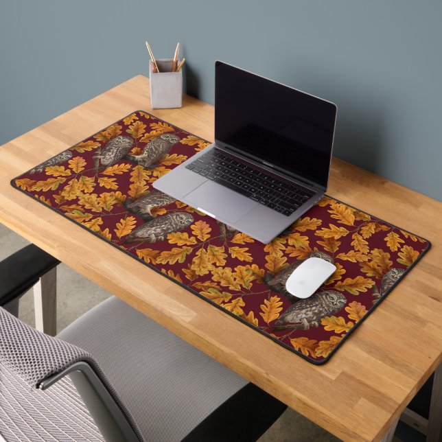 Chouettes d'automne sur rouge foncé (Bureau 2)