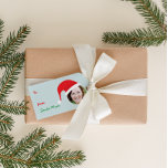 Christmas Crew Santa Hat Photo Holiday Étiquette c<br><div class="desc">Marquez vos cadeaux avec un tag cadeau léger et amusant qui vous met dans un chapeau de Père Noël. Pour que vos photos correspondent à l'espace nécessaire pour redimensionner ou rogner votre image à l'aide de l'outil "Modifier".</div>