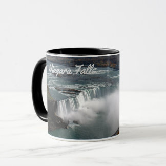 Chutes du Niagara sur une tasse de café