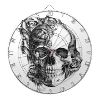 Cible De Fléchettes Crâne rose tiré par la main en noir et blanc.