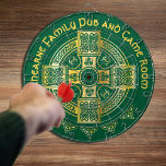 Cible De Fléchettes Croix celtique et lettre de noeud A Monogramme et<br><div class="desc">De superbes noeuds celtiques ornent une croix celtique traditionnelle avec vos couleurs initiales - arrière - plans,  croisées et initiales tout personnalisable! Demande-moi comment ou demande-moi de l'aide. Je suis heureux d'aider. Coussins et couvertures correspondants disponibles.</div>