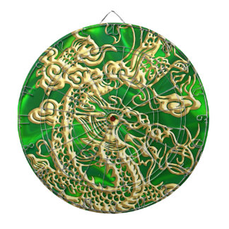 Cible De Fléchettes Dragon en or embouti sur satin vert