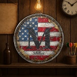 Cible De Fléchettes Drapeau Rustique Distressed USA 4 juillet Monogram<br><div class="desc">Patriotique 4 juillet tableau de bord personnalisé avec le nom de famille et un grand monogramme. Il présente un drapeau américain rustique en détresse avec l'initiale dans le centre.</div>