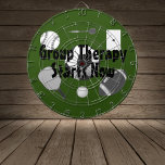 Cible De Fléchettes La thérapie de groupe commence maintenant la typog<br><div class="desc">Les sports et les jeux nous font bouger. Sortir,  tester ses compétences,  rire et parler est une thérapie géniale pour tout le monde.</div>