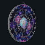 Cible De Fléchettes Les engrenages fractaux de la lumière noire dans l<br><div class="desc">La Mitose de minuit est formée à partir de lumière noire bioluminescente brillant sur des engrenages fractaux en rotation dans des cellules brillantes de couleur cyan néon et rose mauve. C'est le coeur du septième minuit,  les rues néons de Tanamura sous une pluie fraîchement tombée.</div>