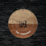 Cible De Fléchettes Lettre initiale | Distressed Wood Art Tan et Brown<br><div class="desc">Lettre initiale | Bois dévêtu Tan et Cible de flechettes Brown</div>