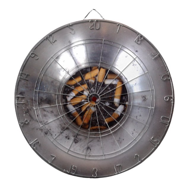 Cible De Fléchettes Mégot dans le cendrier argenté de fumeurs, drôle (Devant)