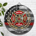 Cible De Fléchettes Mince ligne rouge Famille de pompiers Personnalisé<br><div class="desc">Parfait pour la famille des pompiers, ou pour la maison de la gare ! Fantastique design avec nom de famille de pompier (ou nom du service d'incendie) , le drapeau de pompier fin ligne rouge et le symbole de croix maltaise. Fait le cadeau parfait pour une maison de pompiers, un...</div>