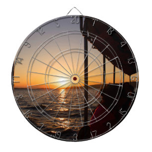 Cible De Fléchettes Mode de vie égéen en bateau au coucher du soleil e