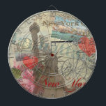 Cible De Fléchettes Symbole d'Art de New York<br><div class="desc">New York est une ville magnifique, et ce collage célèbre le meilleur de New York, en utilisant une composition d'images vintage dont la Statue de la Liberté, les cartes postales vintages des bâtiments et des ponts et la ligne d'horizon de New York, des graphiques de coeurs, clés, roses, un vélo...</div>