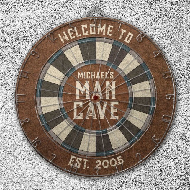 Cible De Fléchettes Tableau noir rustique Cave Homme Personnalisé (A rustic man cave dart board makes a great gift for Father's day, birthday, or christmas!)