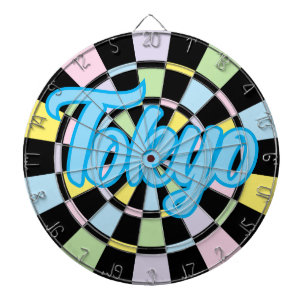 Cible De Fléchettes Texte Tokyo Blue sur fond noir et couleurs pastel