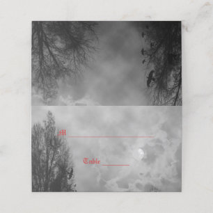 Ciel de lune hanté avec Cartes de la place Ravens