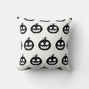 Citrouille effrayante avec fond blanc Coussin de j