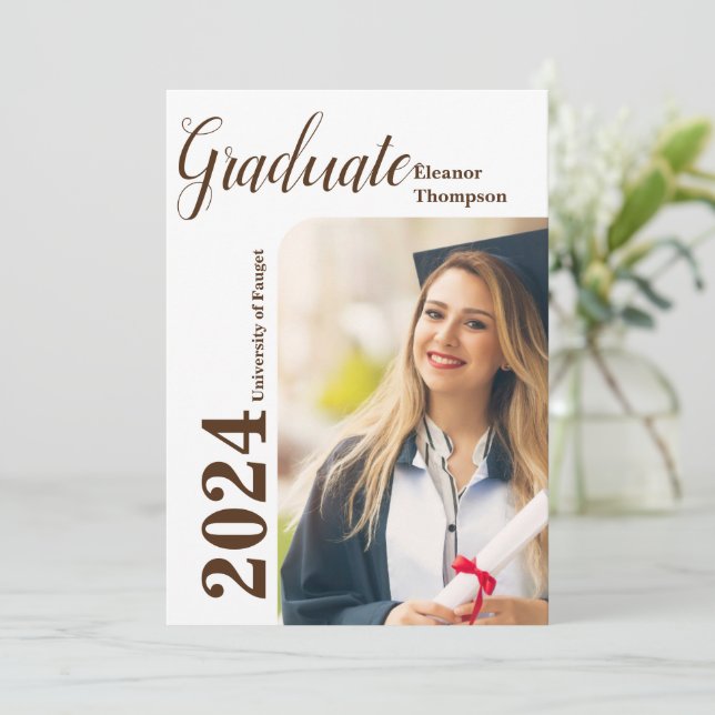 Classe de 2026 Modern Photo Graduation Invitation (Debout devant)
