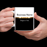 Classe Professionnelle Swag Café Mug<br><div class="desc">Des tasses de café monogramme classiques conçues professionnellement comme un modèle que vous pouvez personnaliser en ligne. Le cadeau idéal swag pour les employés,  collègues,  employés,  ou laissez cette tasse de café éblouissante trouver une place sur votre propre bureau dans le style.</div>