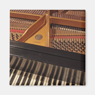 Clavier de piano et aimant de goupilles