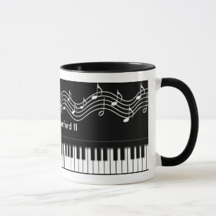 Clavier de piano et tasse de notes