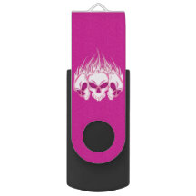 Crânes à flammes roses