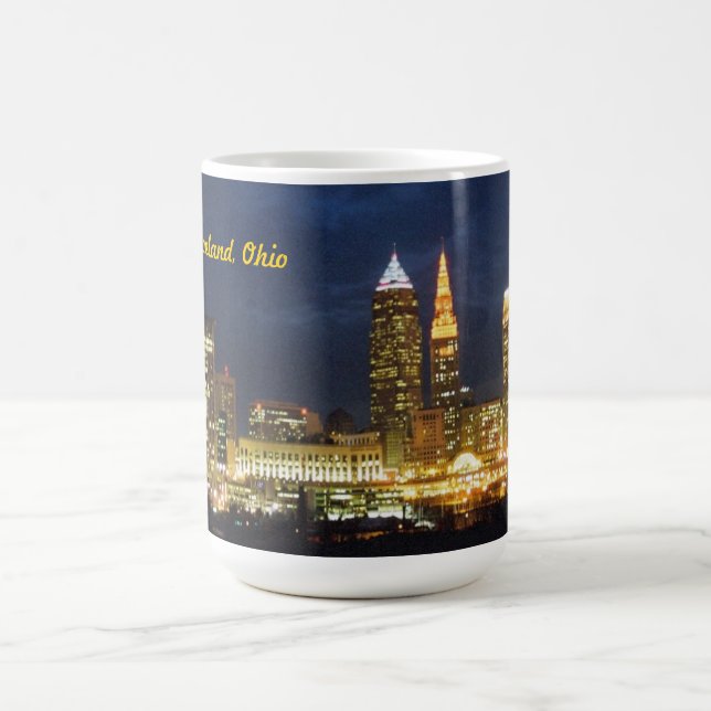 Cleveland, OH Éclairage nocturne Mug (Centre)