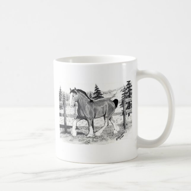 Clyesdale dans la tasse de champ (Droite)