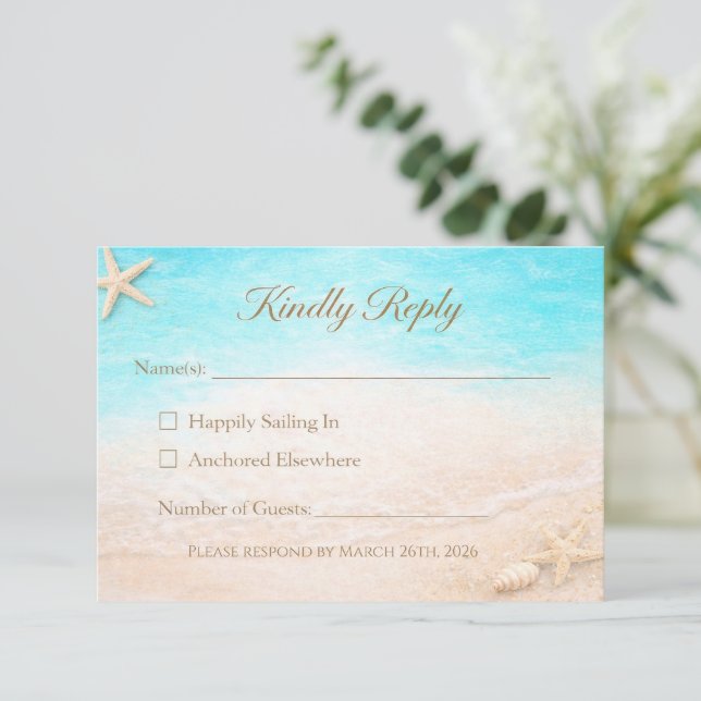 Coastal Beach Wedding RSVP Card Starfish (Debout devant)