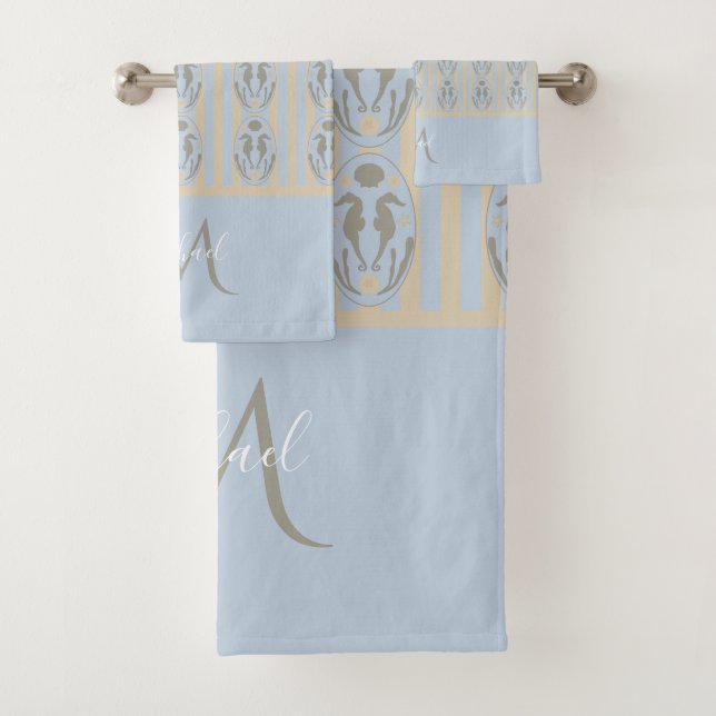 Coastal Seahorse Cameo Blue Cream Strip Monogram  (En situation)