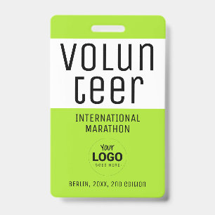 Code QR simple moderne néon vert pour badge d'iden
