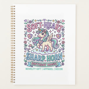 Cœur doux de licorne Corne pointue Typographie gra