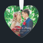 Coeur marié et joyeux de manuscrit élégant de<br><div class="desc">Ornement marié et joyeux de manuscrit élégant de photo de mariage de coeur - manuscrit blanc</div>