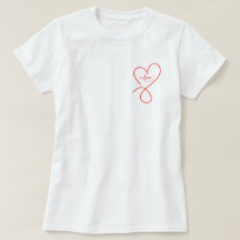 Coeur mignon avec le t-shirt de la Saint Valentin