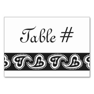Coeurs de paisley doux dans la carte de table noir