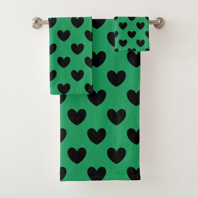 Coeurs de polka noir sur Kelly green (En situation)