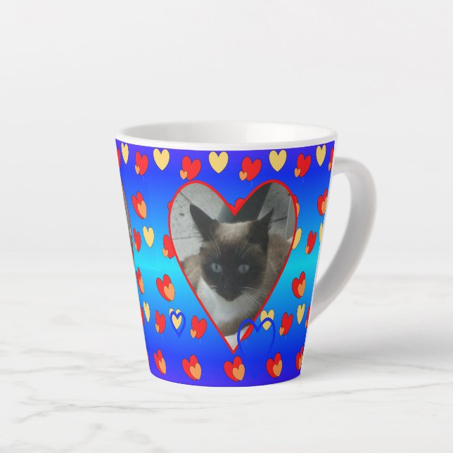 Coeurs Motif mignon Chat dans les Coeurs Latte Mug (Angle droit)