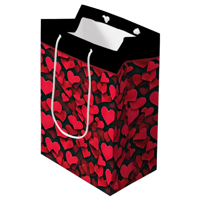 Coeurs rouges sur sac cadeau valentin moyen noir (Devant Angle)