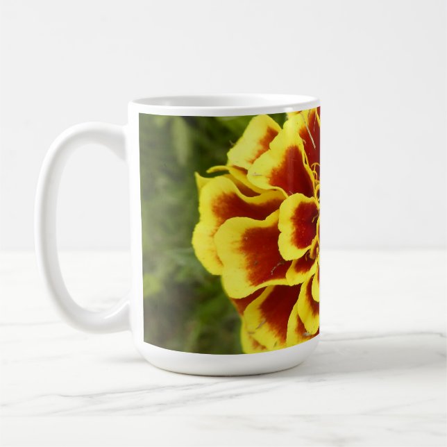 Coffee Mug With Picture Of Marigold On It (Gauche)