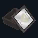 Coffret A Bijoux Boîte-cadeau d'anniversaire de perle<br><div class="desc">Les images d'un Digitalbcon conçoivent comporter un noir, un argent de platine et un thème de couleur de perle avec une série d'images, formes, motifs, styles et polices faits sur commande dans cette "boîte-cadeau un-de-un-aimable d'anniversaire de perle." Cette conception attrayante et élégante fait le cadeau parfait pour cela a aimé...</div>